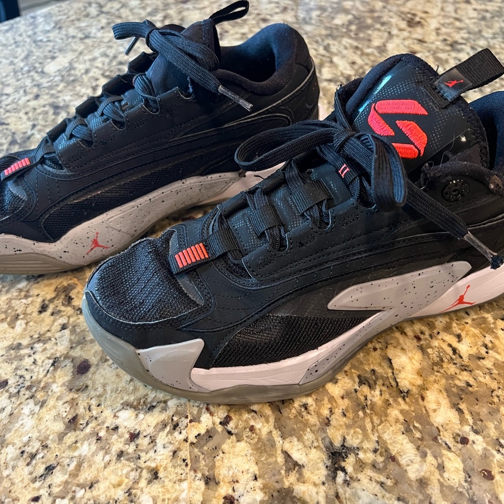 Jordan Non Desistas Black and Gray Sneakers